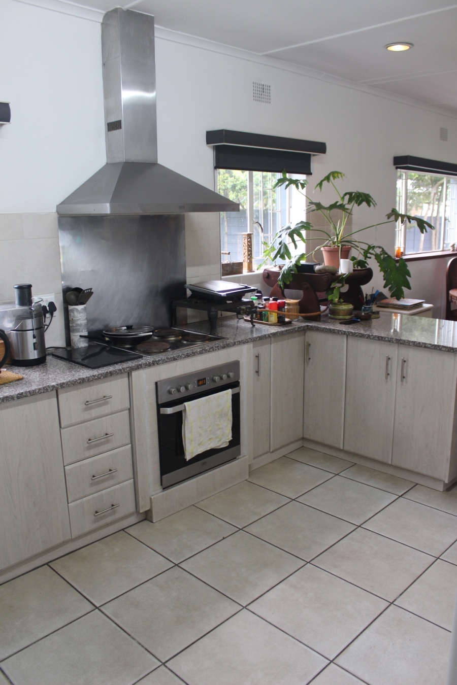 3 Bedroom Property for Sale in Mossel Bay Central Western Cape